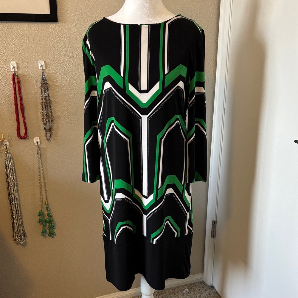 Clear out!!! Jones NY Black and Green Geometric Dress size M